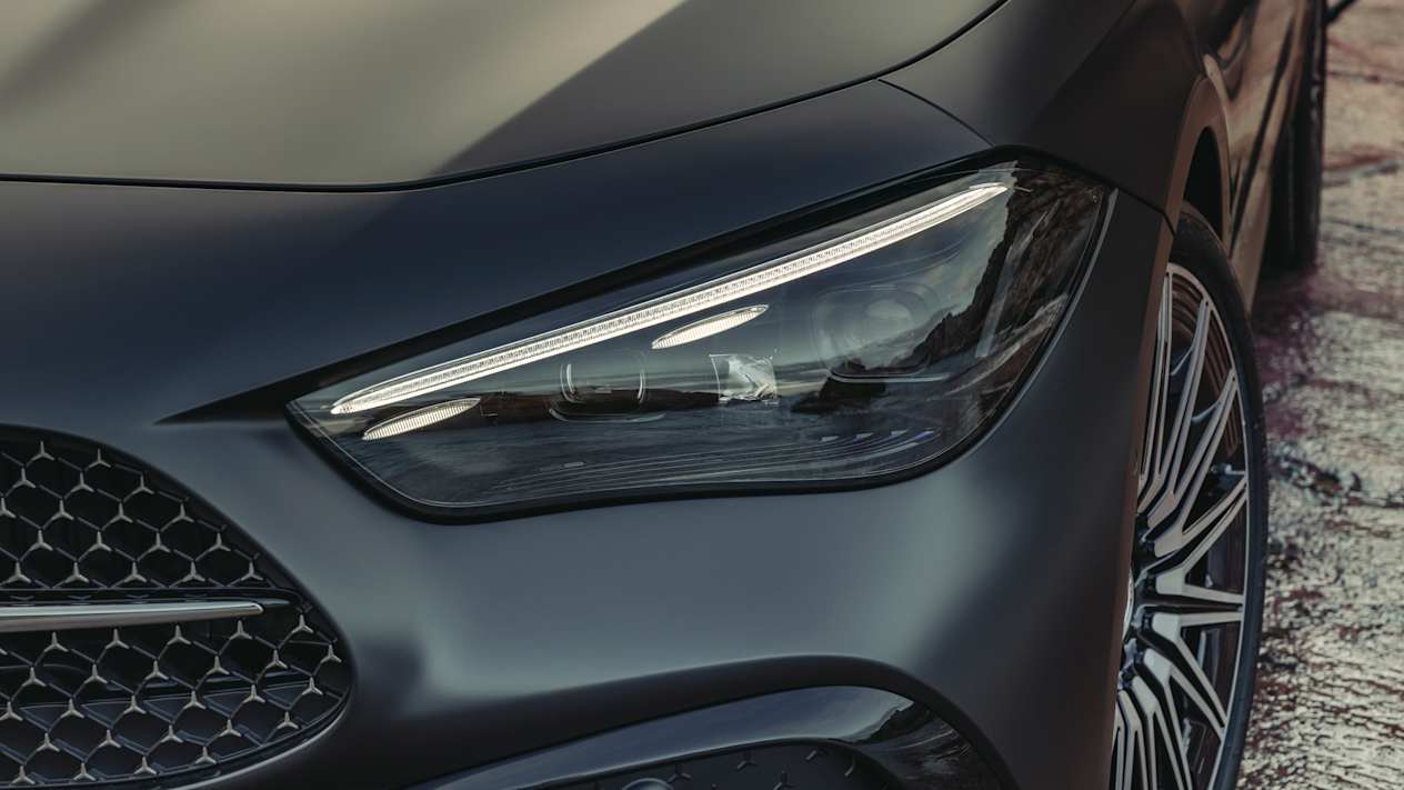 Mercedes CLE Coupé 2023 : détail phare
