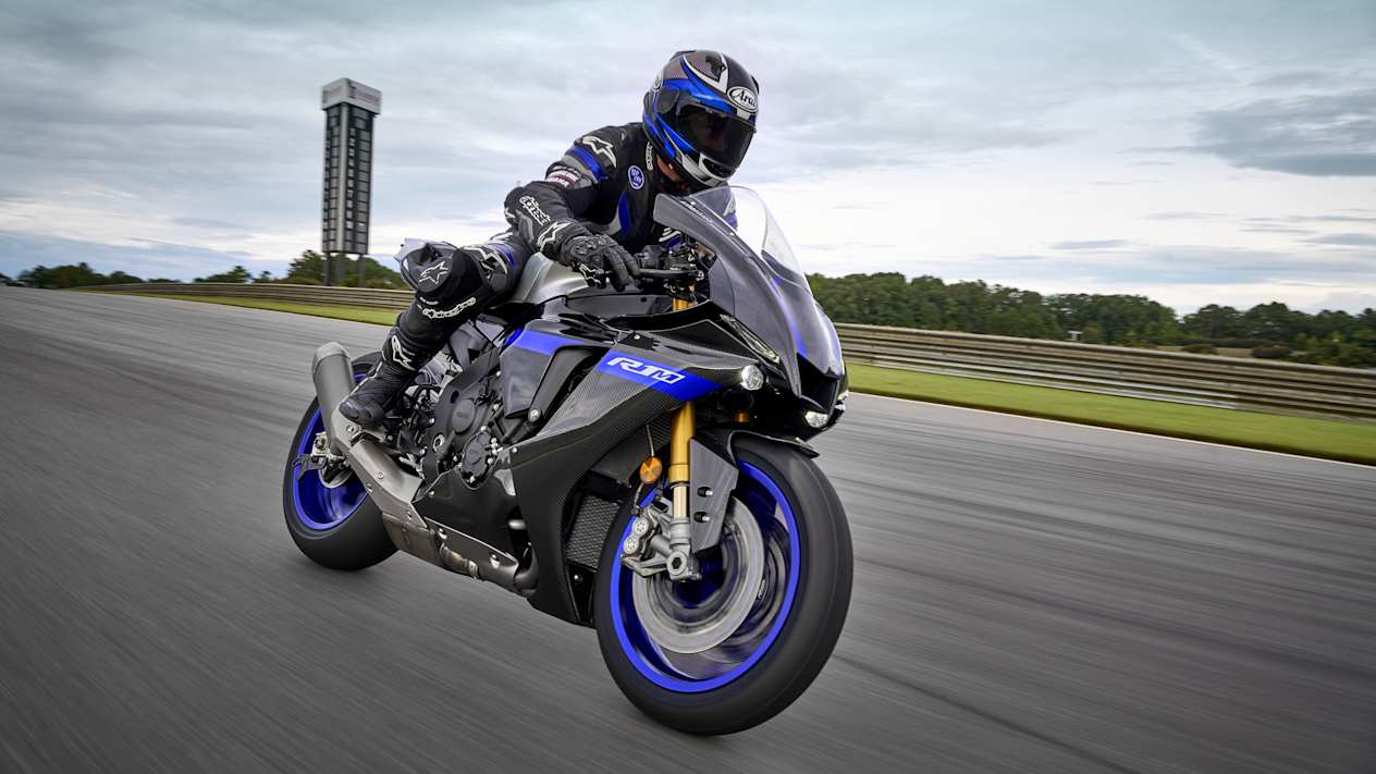 Yamaha R1M sur circuit