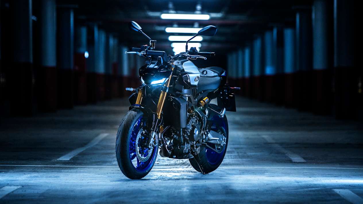 Yamaha MT-09 SP 2024 : trois quarts avant gauche statique