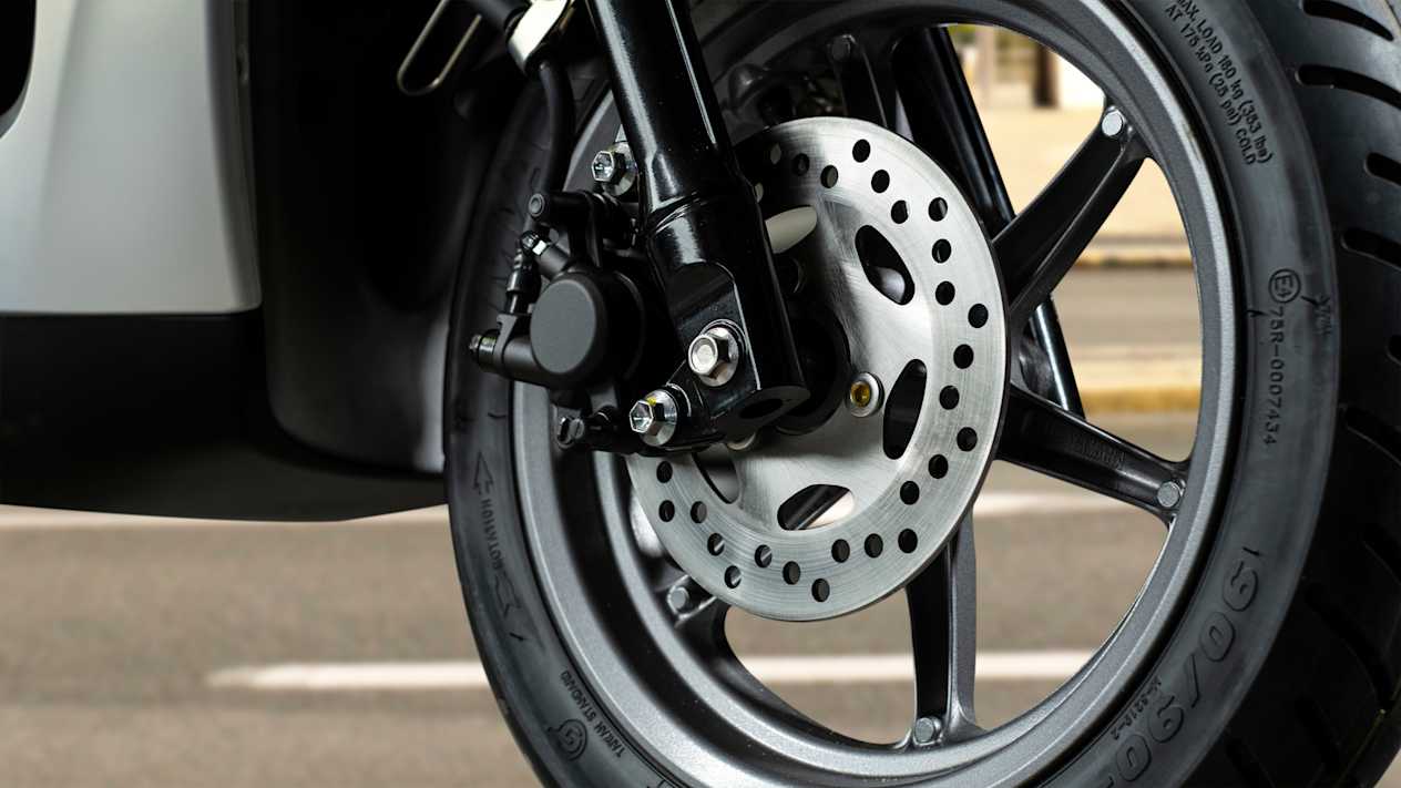 Yamaha D'elight 2021 : détail freins avant