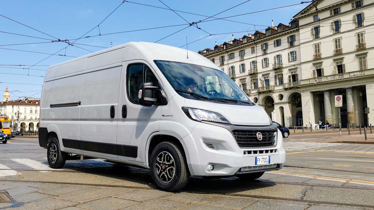 Fiat e-Ducato roule en ville