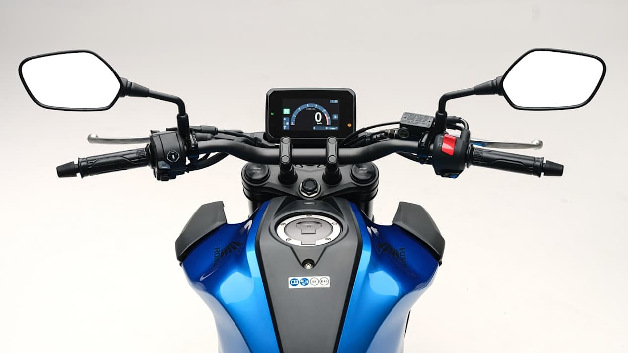 Honda CB125R 2024 position de conduite