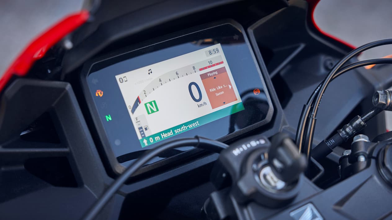 Honda CBR500R 2024 : écran tactile compteurs