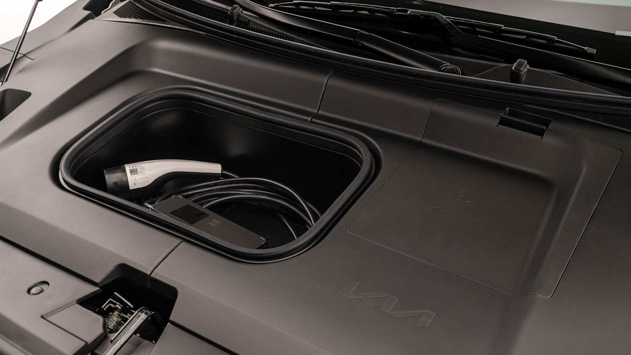 Kia EV3 2025 : rangement câbles sous le capot