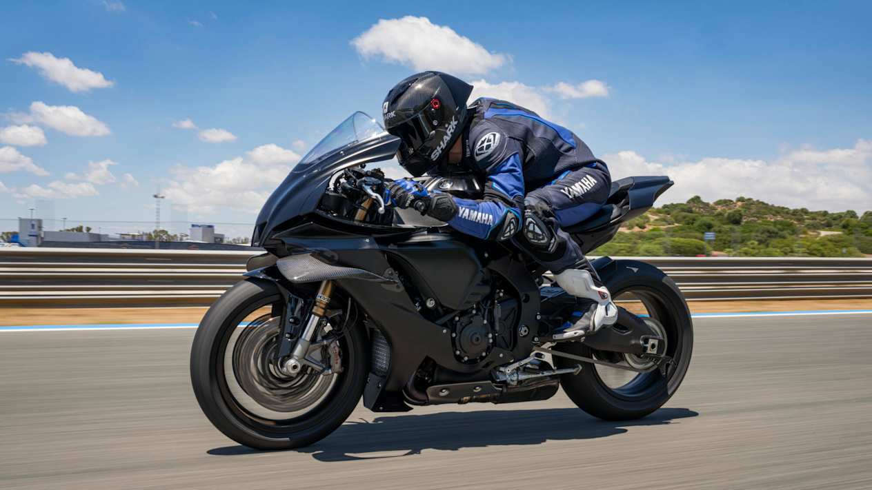Yamaha R1 RACE 2025 : profil