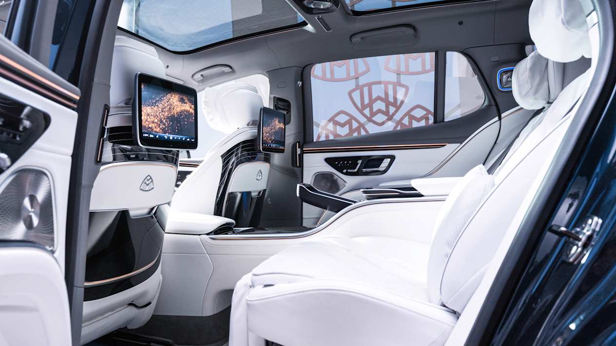 Mercedes-Maybach EQS SUV 2023 : écrans pour les passagers arrière