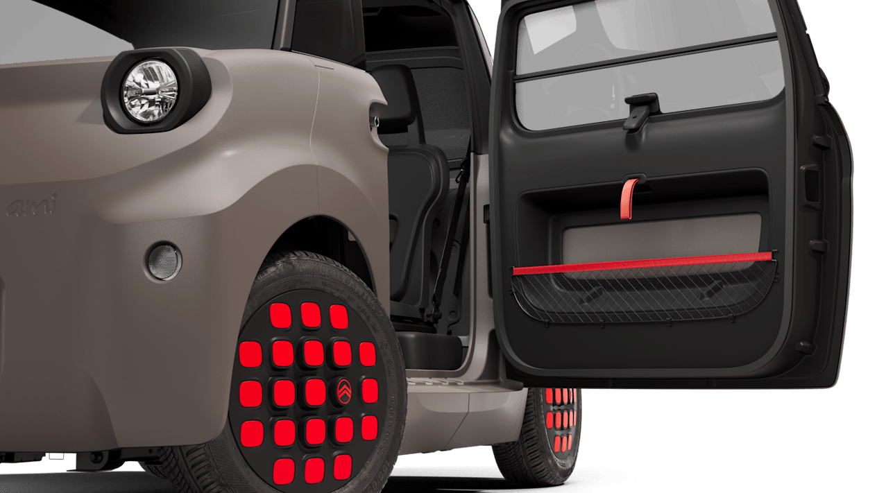 Citroën Ami Spicy 2025 : portière ouverte