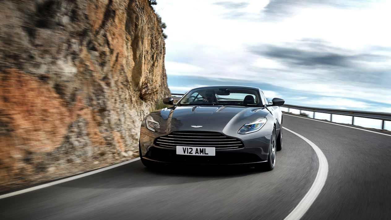 Aston Martin DB 11 : Trois quart avant en mouvement