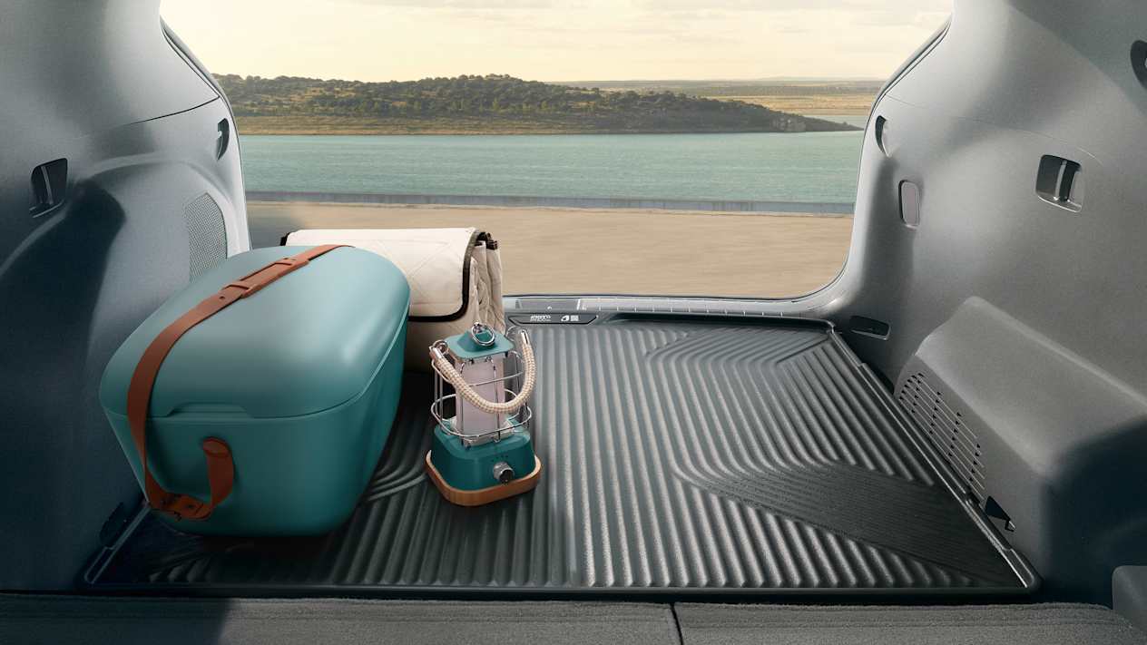 Kia Ocean Cleanup boot
