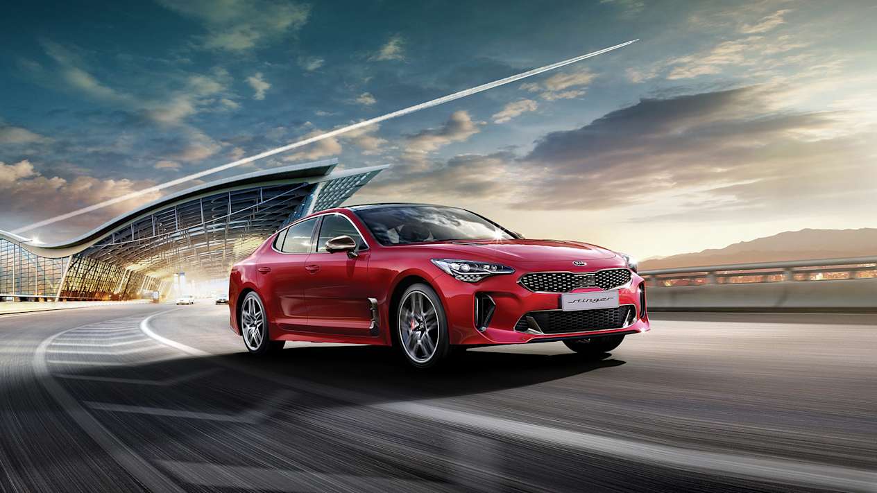 Kia Stinger 2021 : Trois quart avant droit