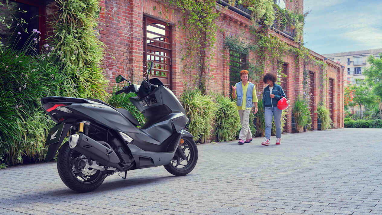 Honda PCX 125 2025 : 3/4 arriere