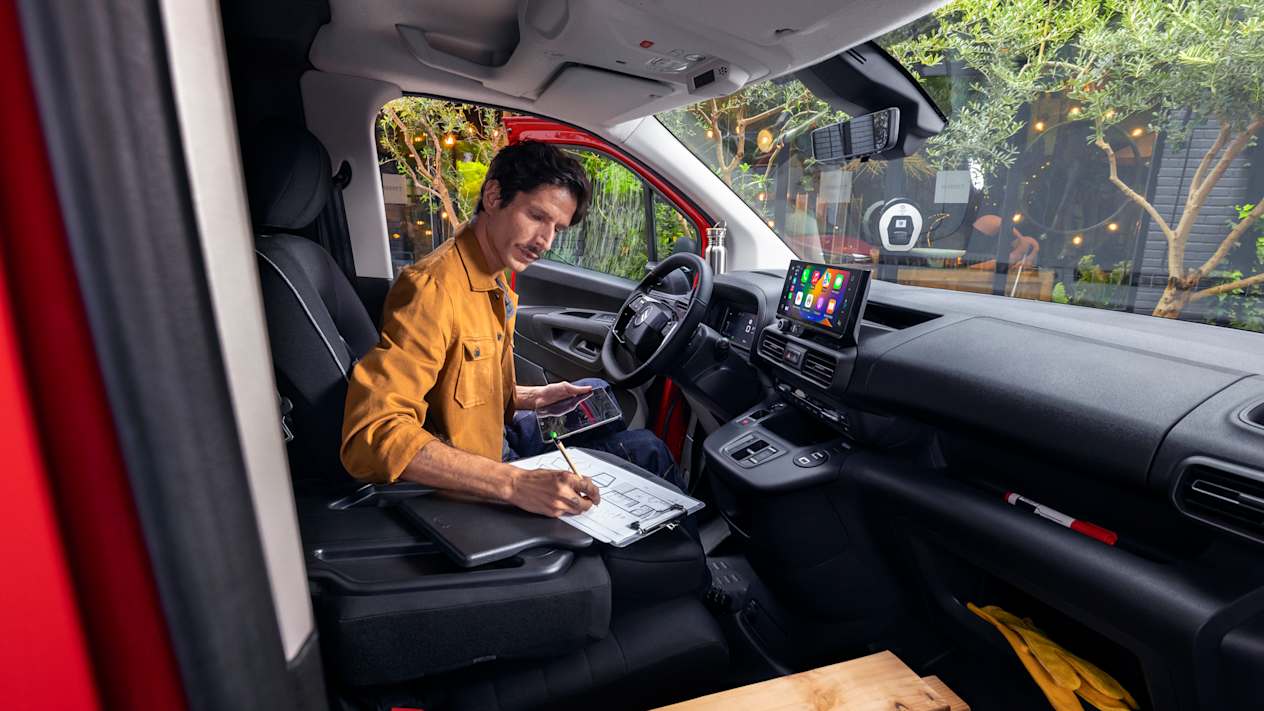 Citroën Berlingo Van 2024 : tablette dans la cabine