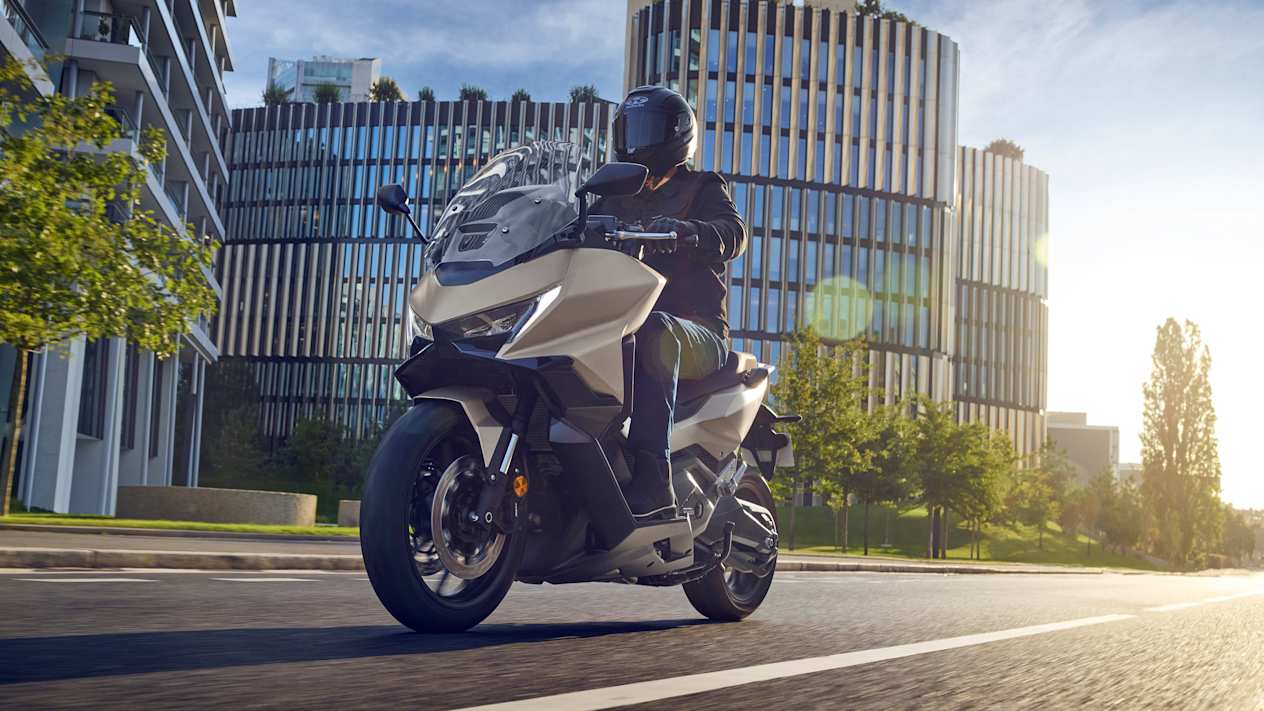 Honda Forza 750 2025 avant 3/4