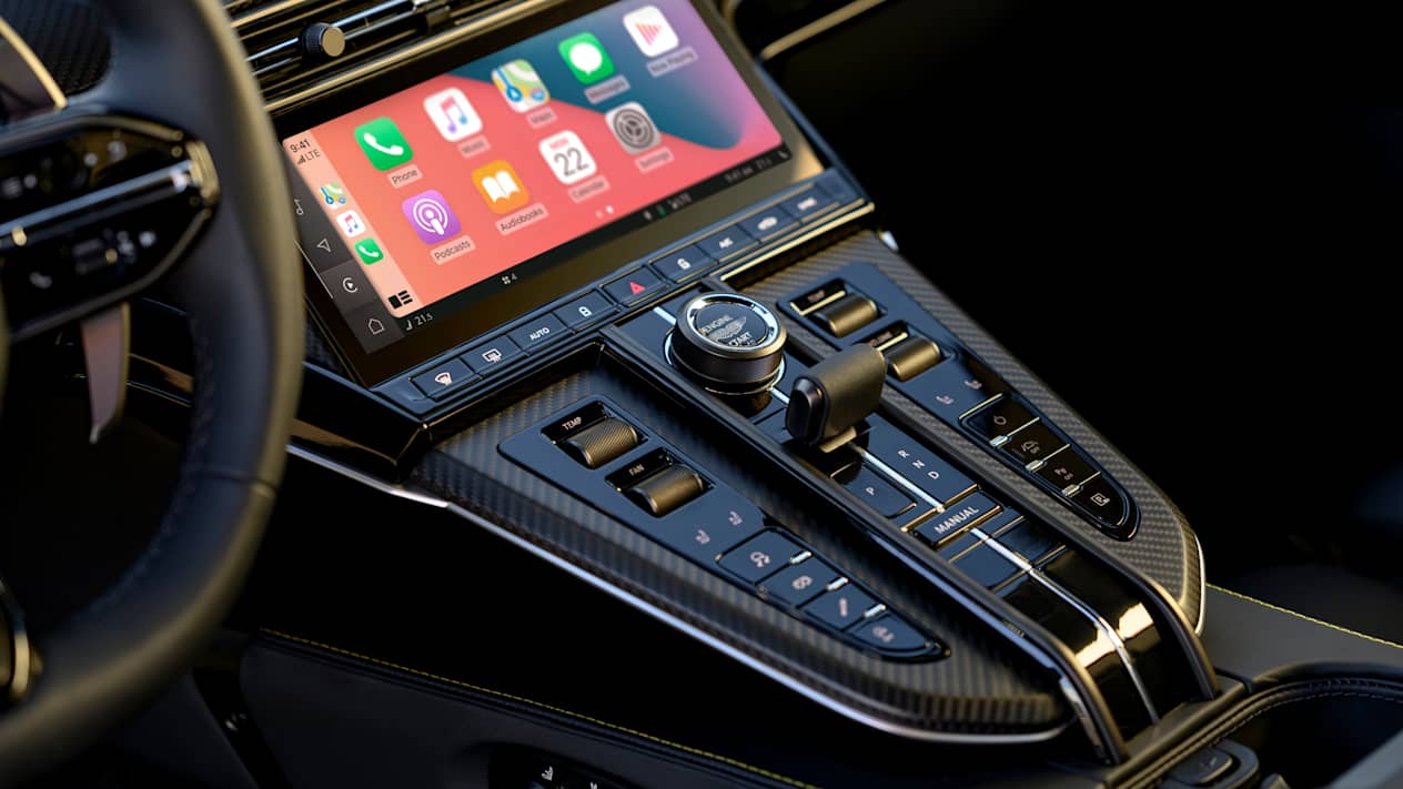 Aston Martin Vantage 2024 : détail console centrale
