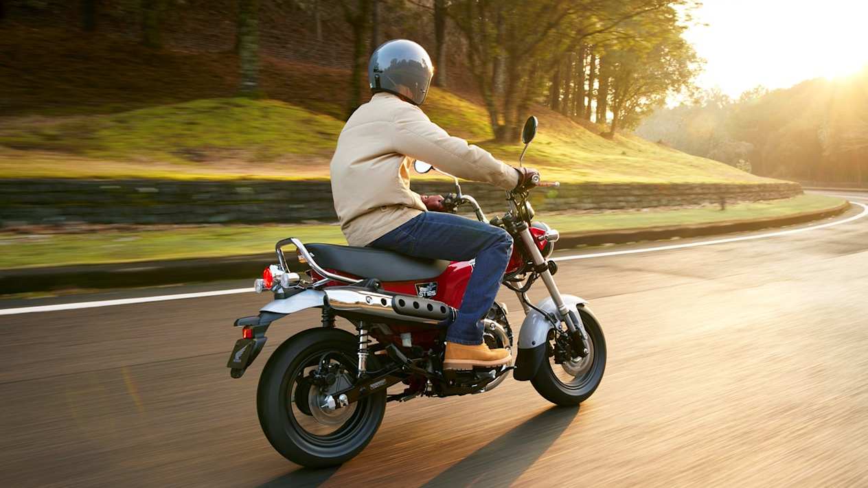 HONDA DAX 125 arrière
