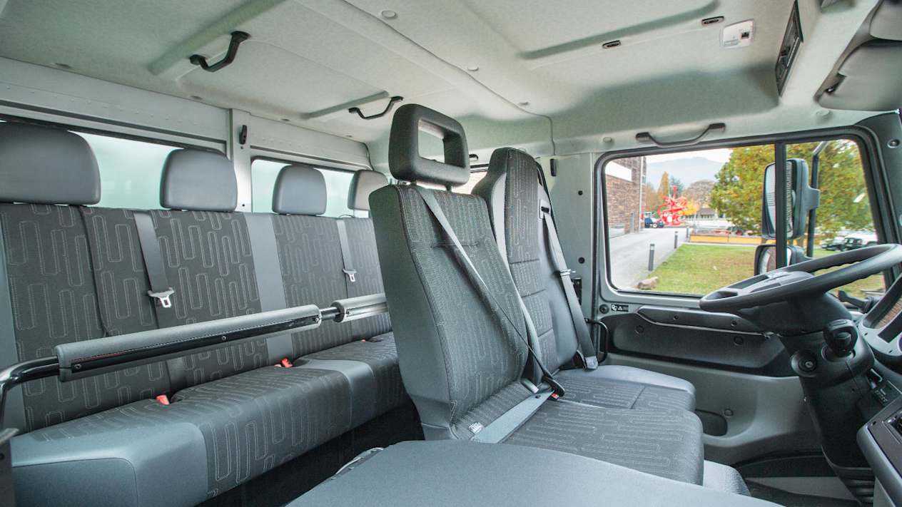 Intérieur double cabine Mercedes-Benz Unimog