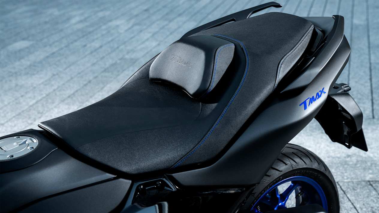 Yamaha TMAX 2025 : détail selle