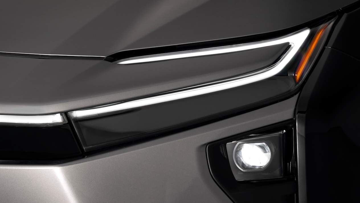 Toyota bZ4X 2025 : signature lumineuse
