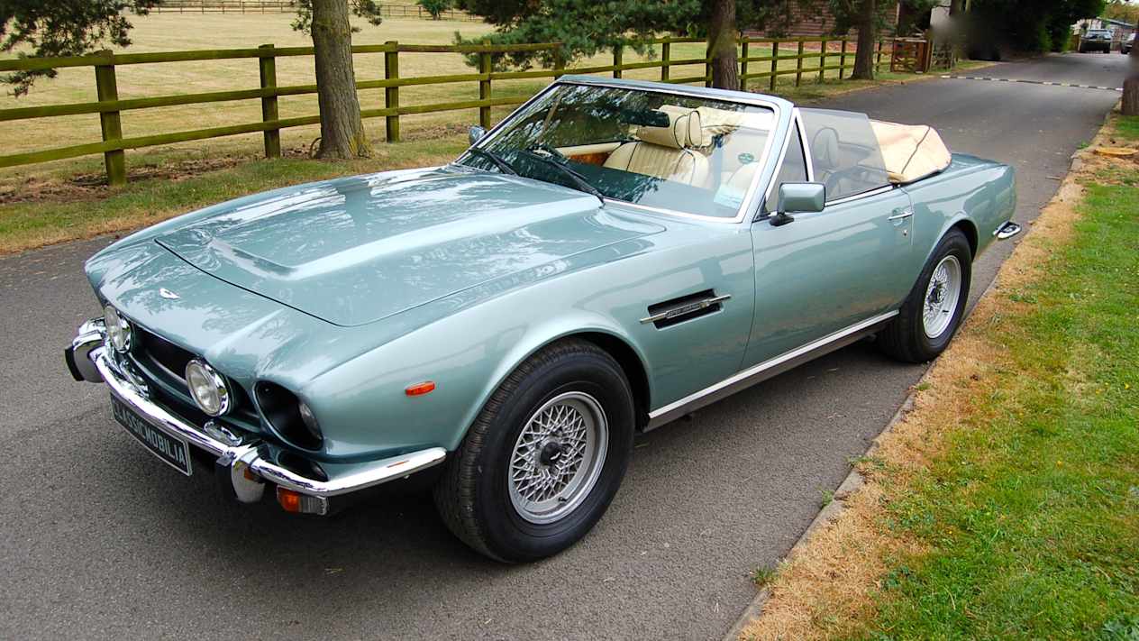 Aston Martin V8 Volante