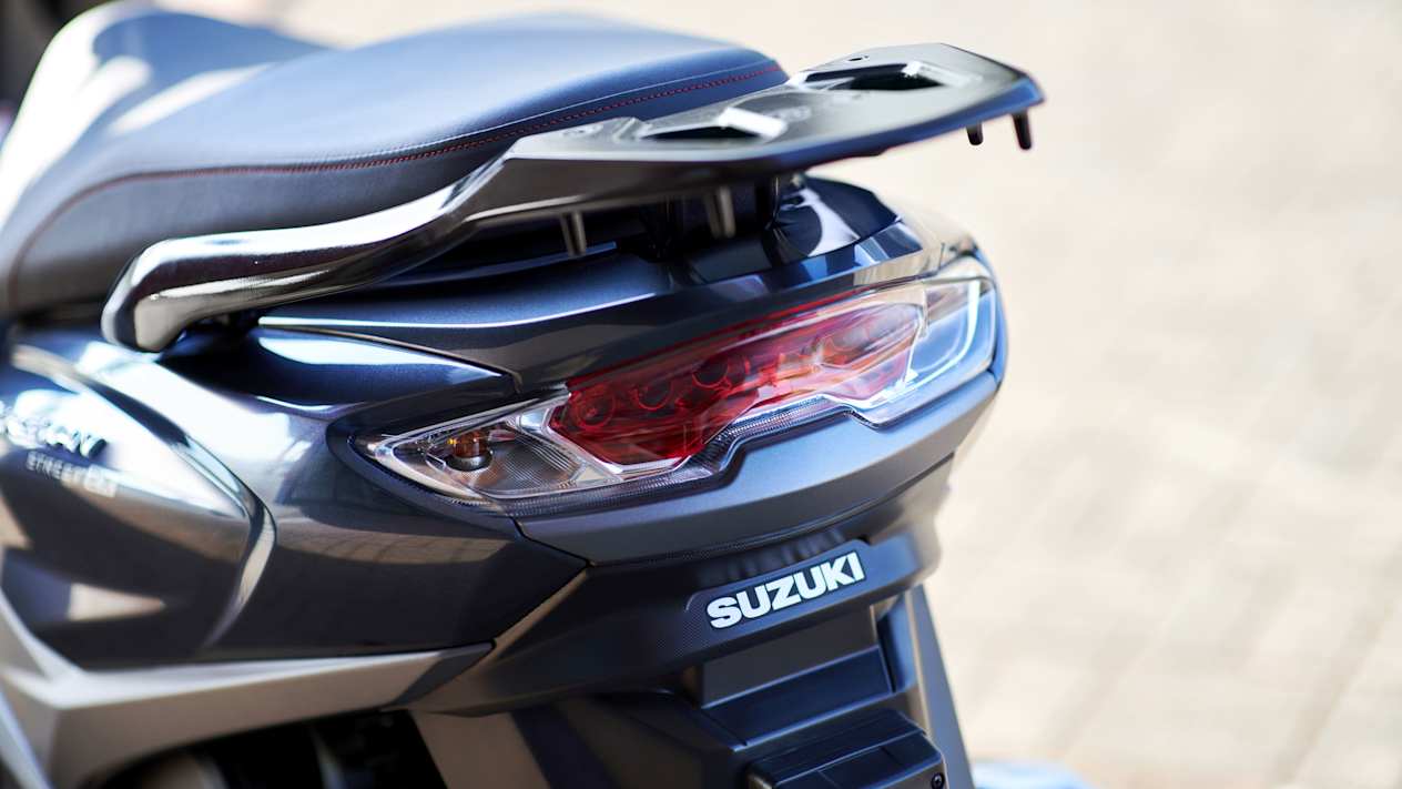 Suzuki Burgman 125 : optique arrière