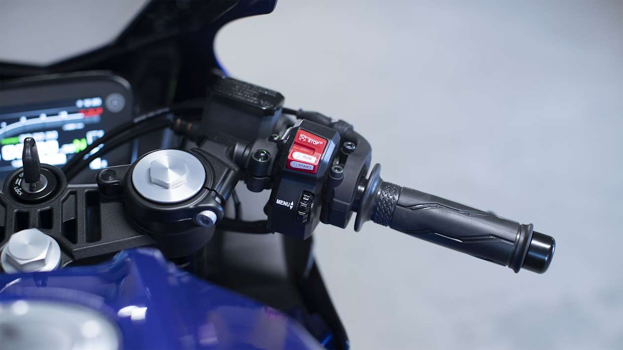 Yamaha R125 2023 commandes