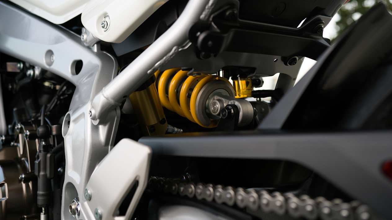 Yamaha XSR900 GP 2024 : détail suspensions