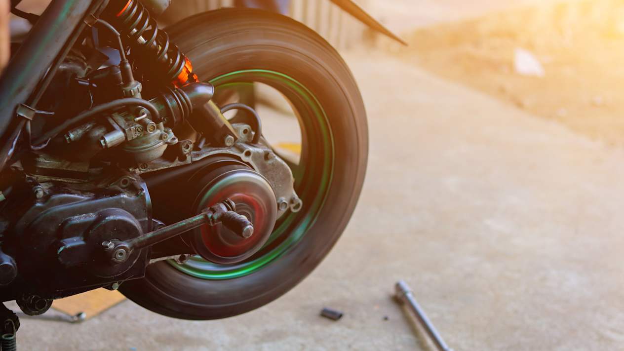 Entretien moto pneu