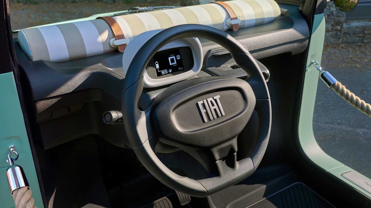 Fiat Topolino Dolcevita 2023 : détail volant
