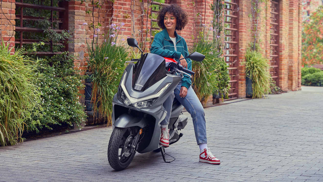 Honda PCX 125 2025 : face avant