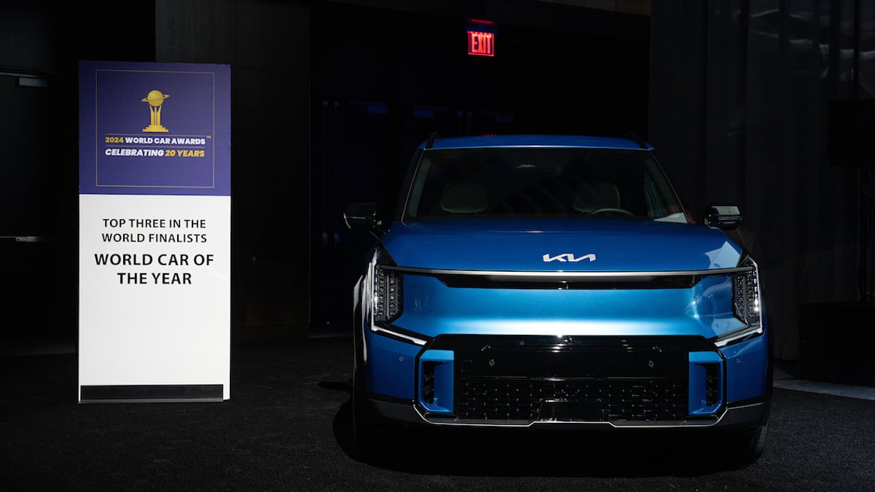 Kia EV9 secures double win awards