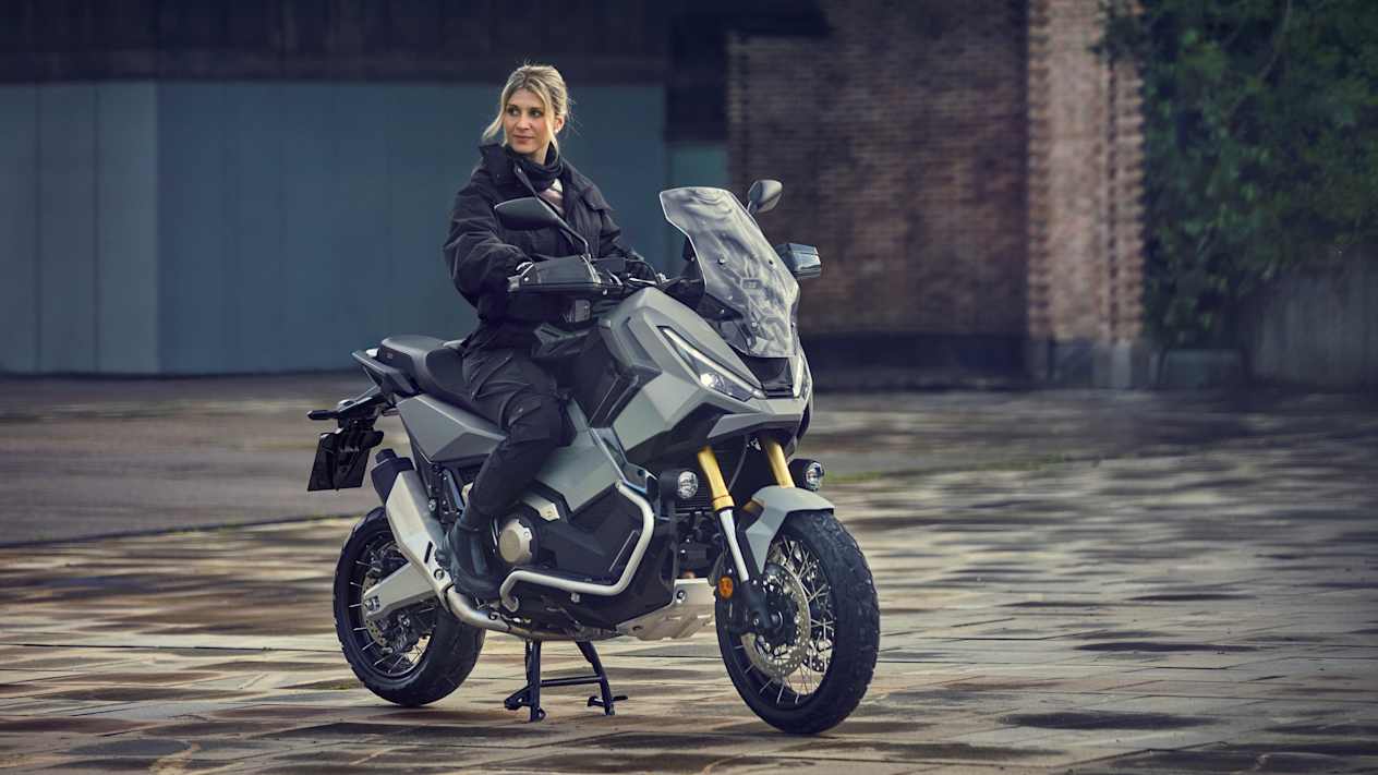 Honda X-ADV 2025 : avec pilote 