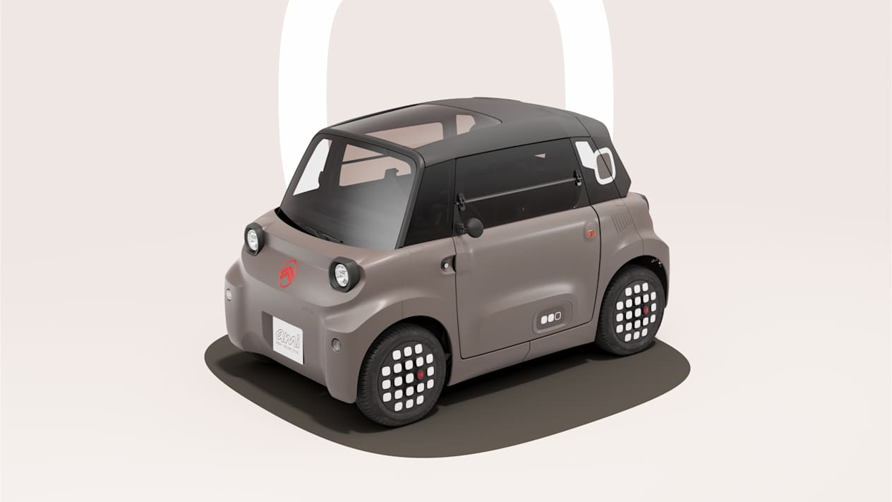 Citroën Ami Icy 2025 : trois quarts avant droit statique vue plongeante