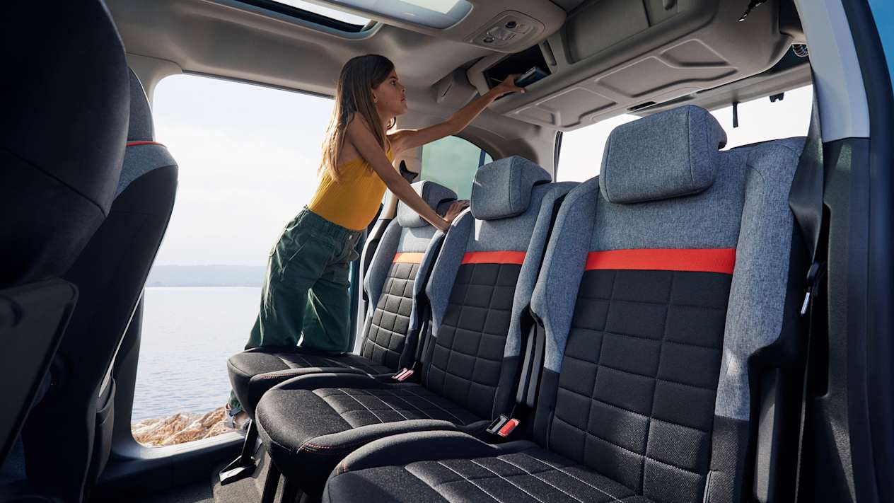 Citroën Berlingo 2024 : sièges arrière et rangements