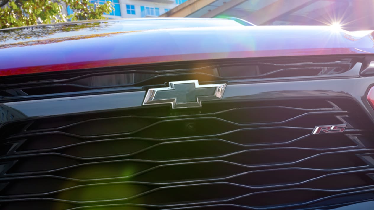 Close up of grille & fascia on Blazer