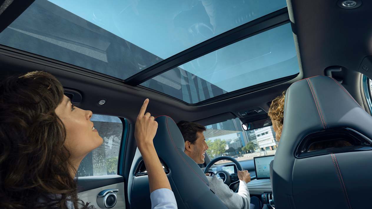 BYD Atto 3 2022 : détail toit panoramique