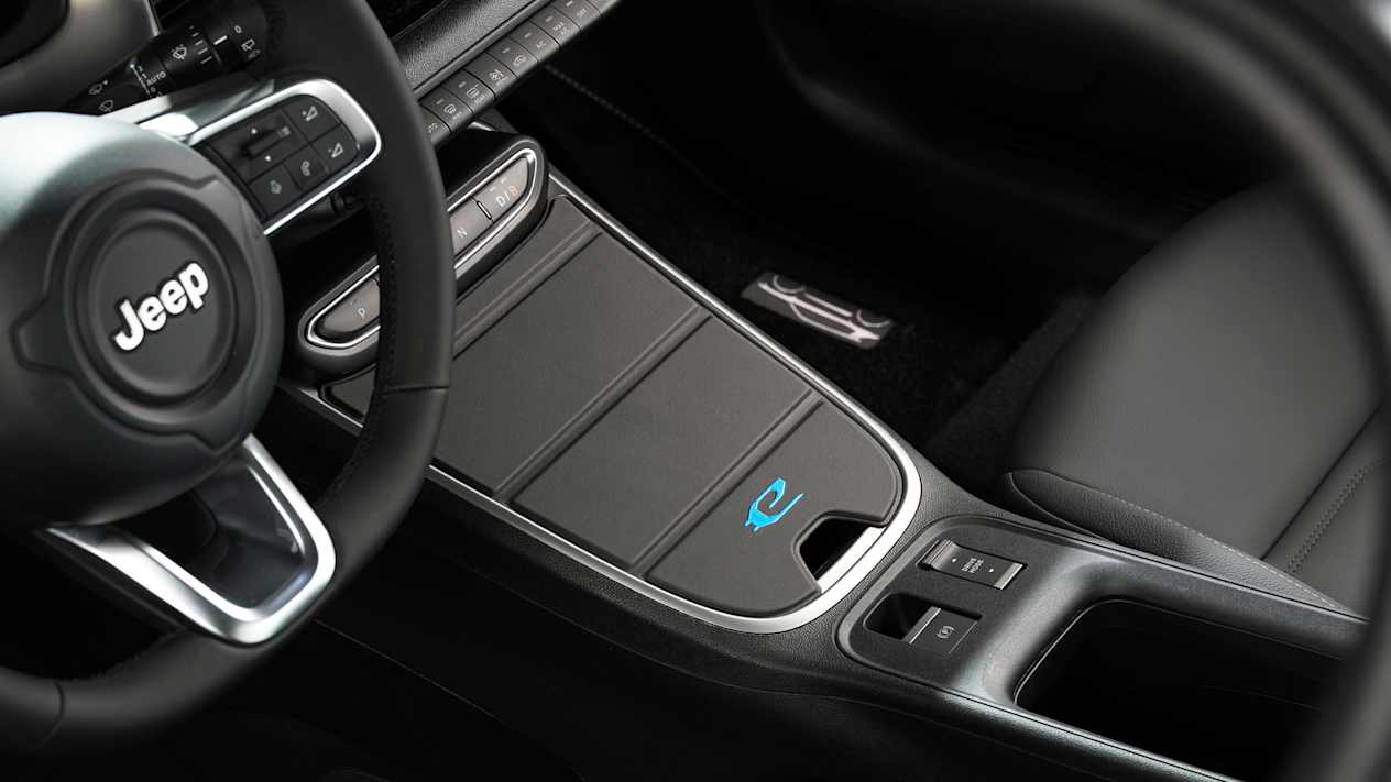 Jeep Avenger 2023 : Rangement console centrale fermé