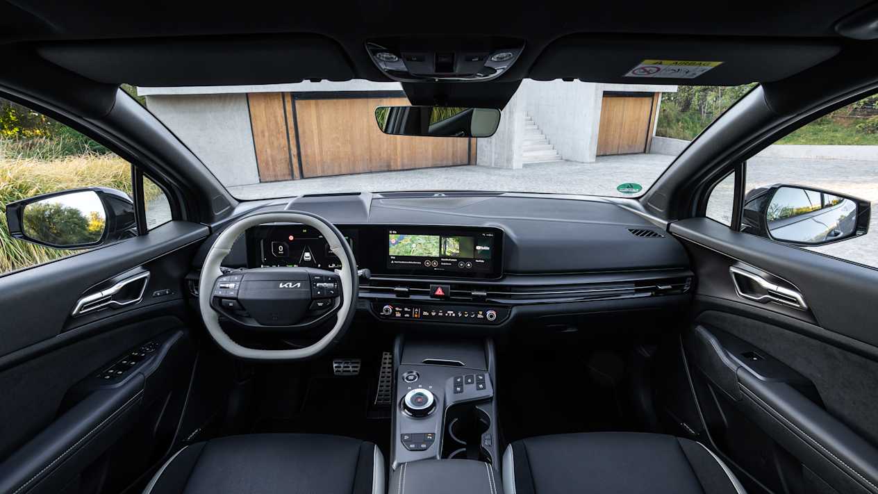 New Kia Sportage unveiled interior