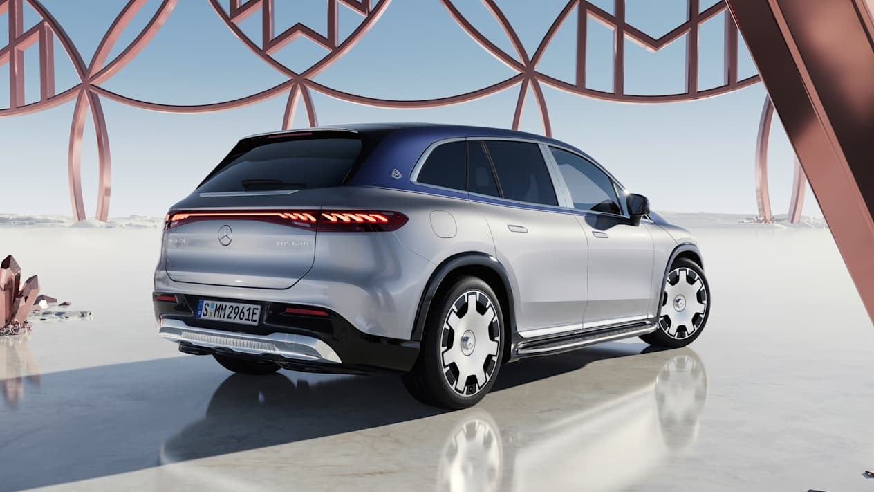 Mercedes-Maybach EQS SUV 2023 : trois quarts arrière droit