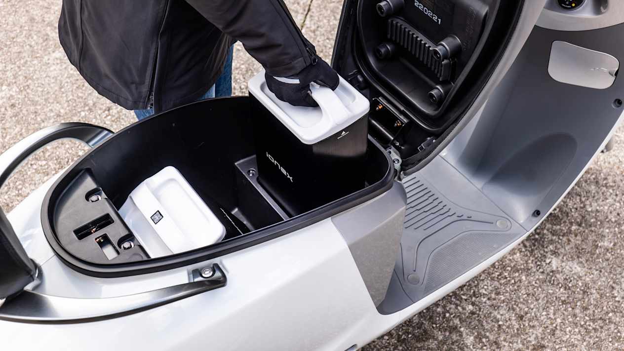 Kymco i-One 2024 : batteries amovibles