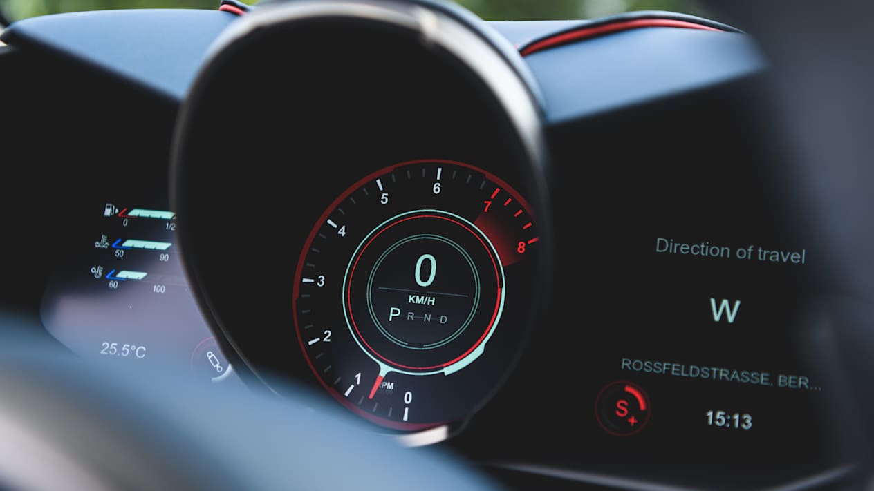 Aston Martin DBS : Compteurs digitaux