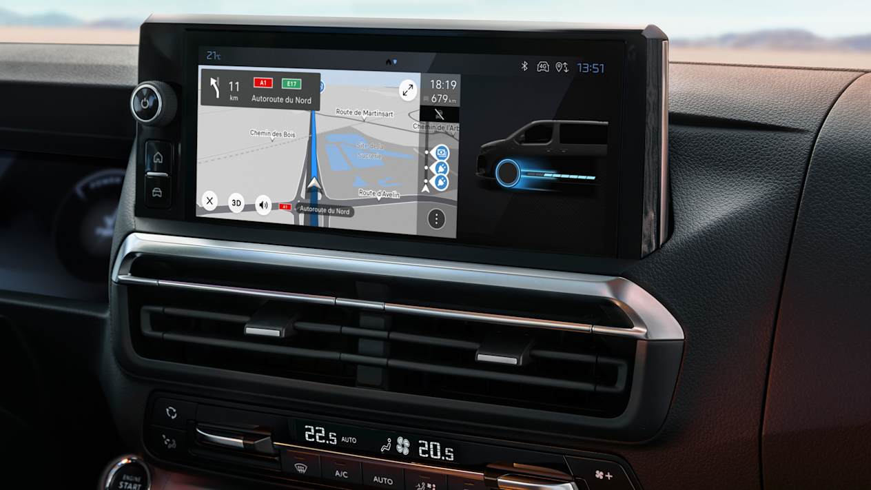 Peugeot Traveller 2024 : détail écran tactile