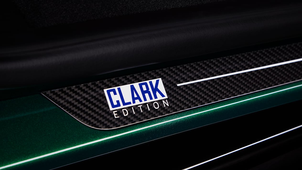 Lotus Emira Clark Edition : badge