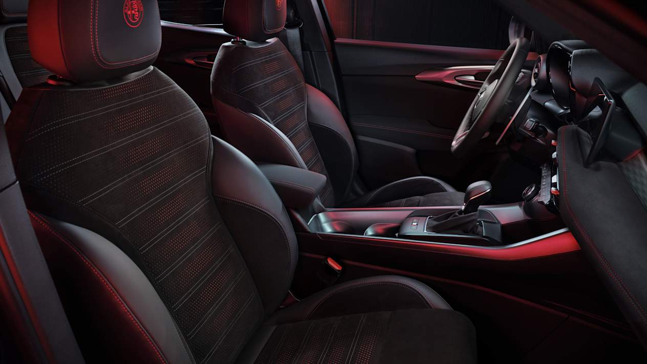 Alfa Romeo Tonale 2022 : Habitabilité avant depuis côté passager