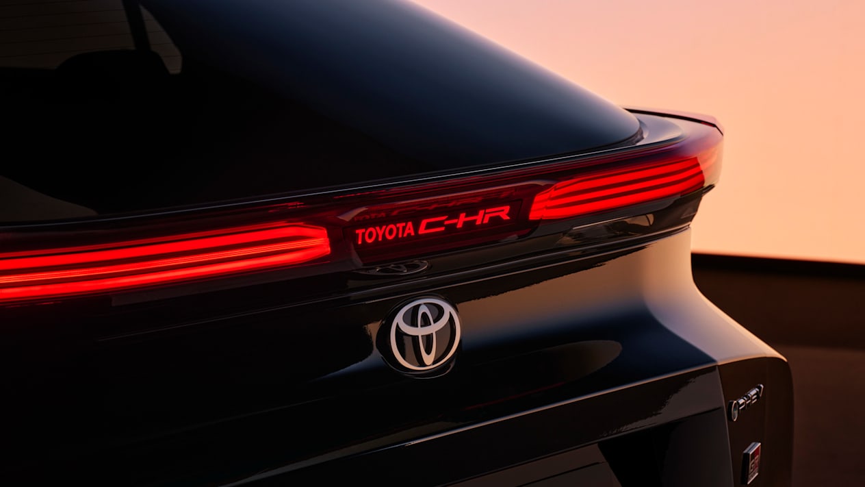 Toyota CHR 2023 : détail feux arrière
