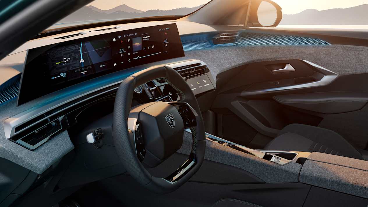 Peugeot e-3008 2024 : écrans et volant vus de profil