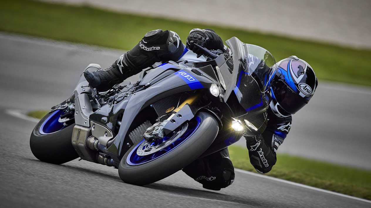 Yamaha R1M genou au sol en virage