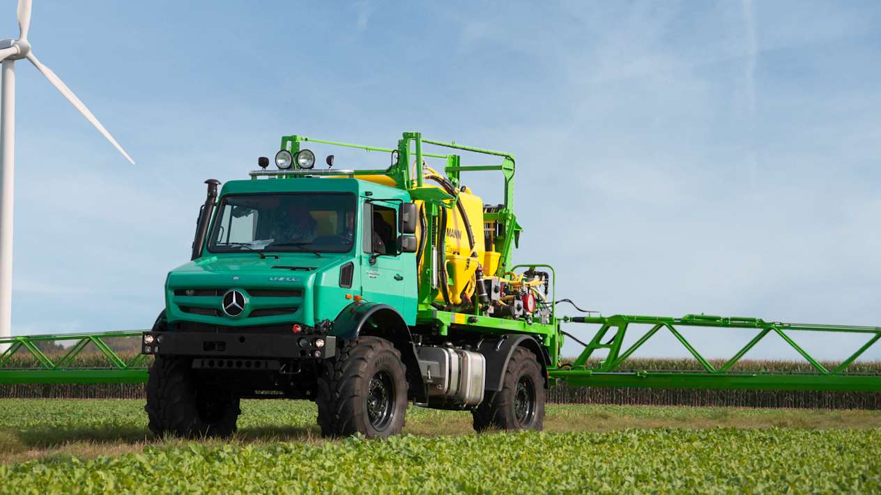 Mercedes Unimog matériel agricole