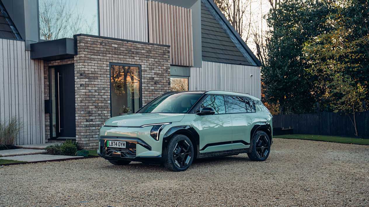 Kia EV3 wins womens worldwide car of the year award