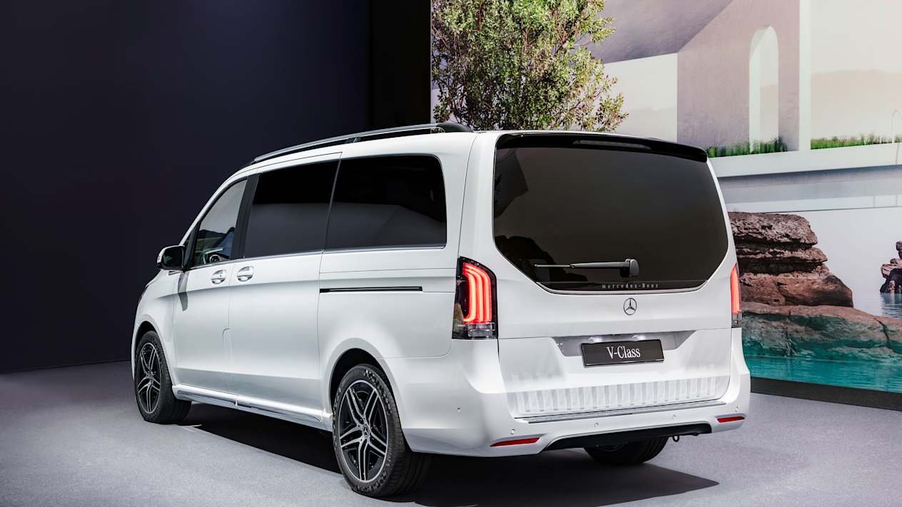Mercedes Classe V 2023 face arrière