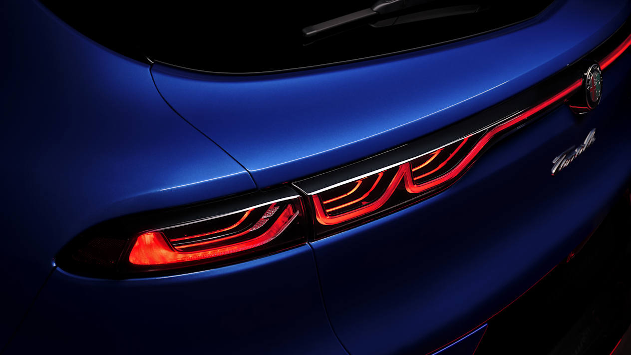 Alfa Romeo Tonale 2022 : Gros plan feux gauche
